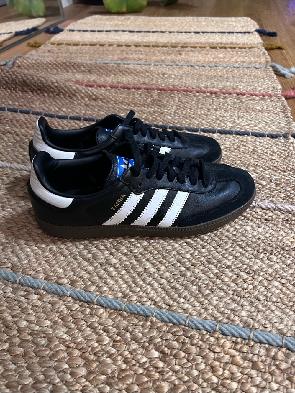 adidas Samba OG Core Black / Cloud White Low-Top Sneakers in Black & White Like